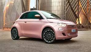 Fiat 500e elektrische auto met Type 2 laadkabel of mobiele thuislader