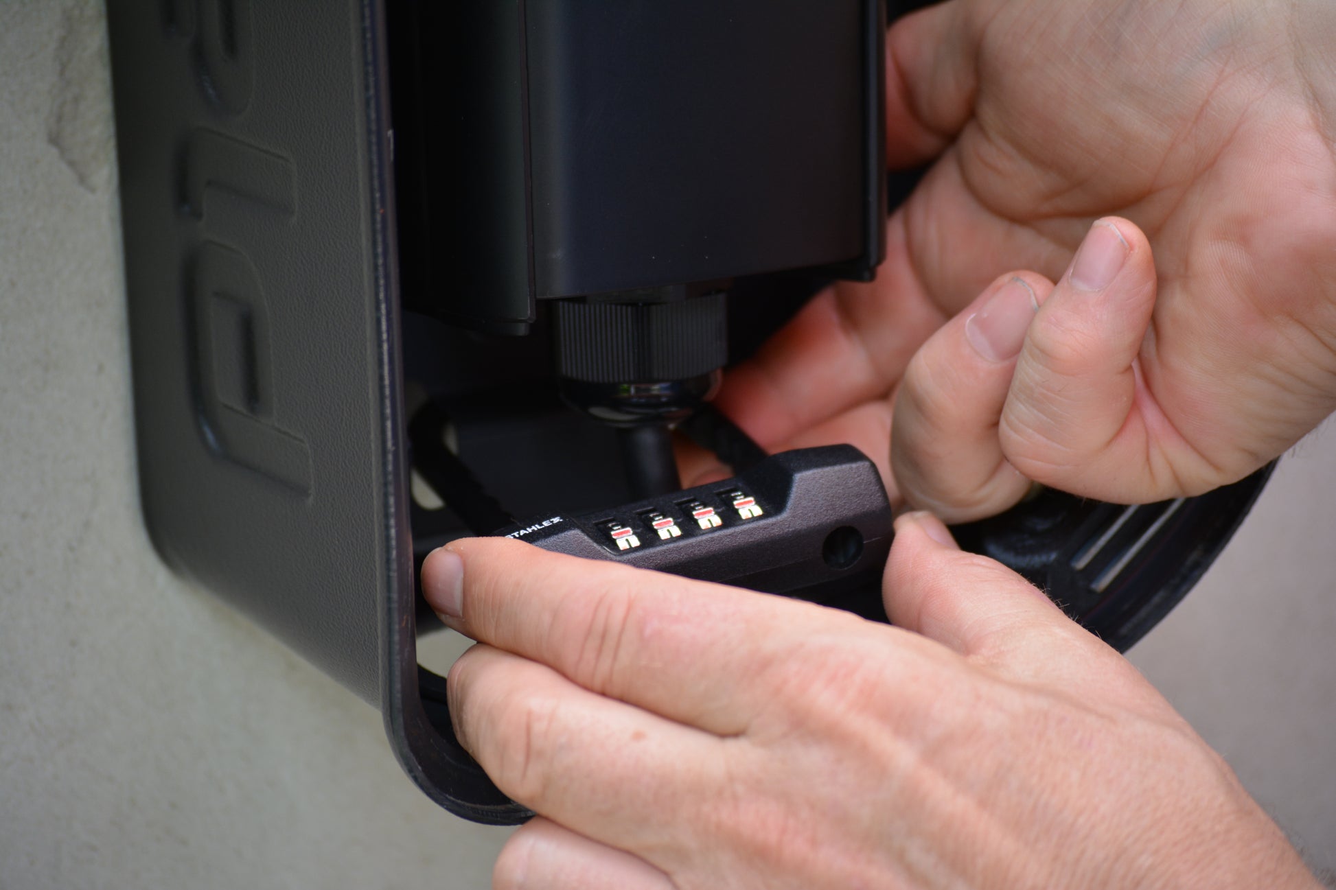 EVshield® PLUS – De Stijlvolle Vaste Laadoplossing voor Krachtstroom Thuisladers