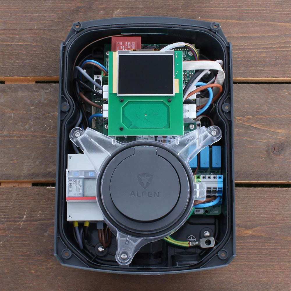 Alfen Eve Single Pro-Line 22 kW – 3-Fase – Met Socket of Vaste Kabel – Inclusief Installatie Optie - BlackCharge Vaste kabel / Excl. Kabel